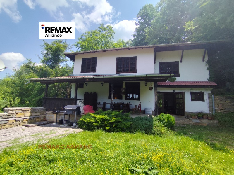 Продава КЪЩА, област Ловеч, с. Голям извор • 184999 € / 361826.59 лв. • 75041759 1 — Holmes.bg Продава КЪЩА, област Ловеч, с. Голям извор • 184999 € / 361826.59 лв. • 75041759 1