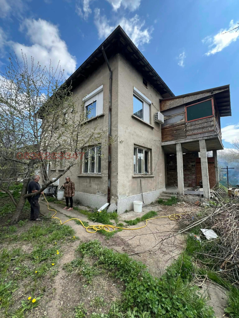Продава КЪЩА, град Перник, Църква • 280000 € • 90908712 1 — Holmes.bg Продава КЪЩА, град Перник, Църква • 280000 € • 90908712 1