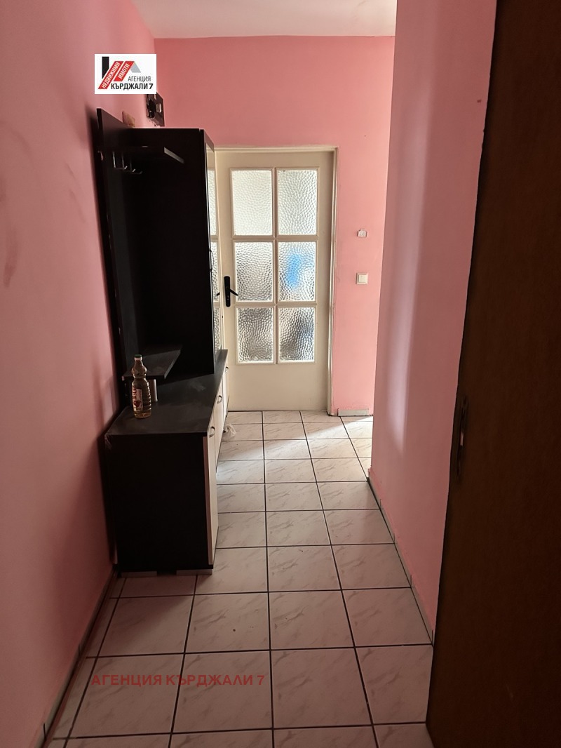 Продава 2-СТАЕН, град Кърджали, Възрожденци • 54000 € • 19276390 1 — Holmes.bg Продава 2-СТАЕН, град Кърджали, Възрожденци • 54000 € • 19276390 1