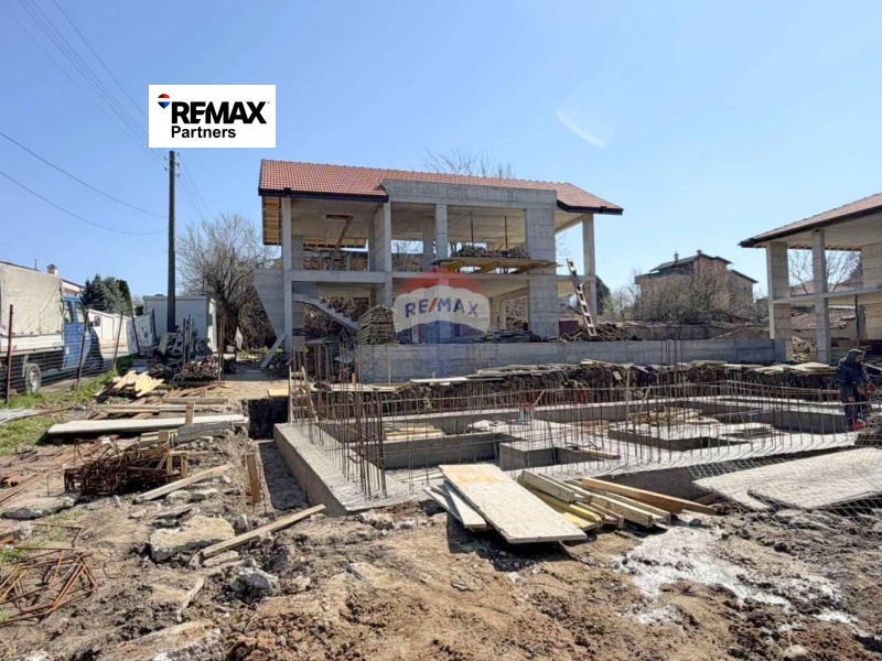 Продава КЪЩА, град Варна, с. Звездица • 300000 € / 586749.00 лв. • 50896979 1 — Holmes.bg Продава КЪЩА, град Варна, с. Звездица • 300000 € / 586749.00 лв. • 50896979 1