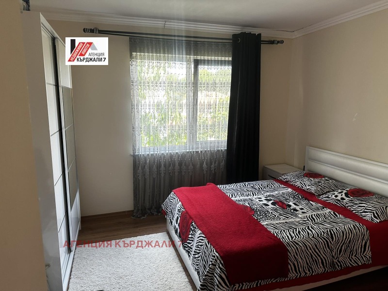 Продава КЪЩА, град Кърджали, Гледка • 150000 € • 65630351 1 — Holmes.bg Продава КЪЩА, град Кърджали, Гледка • 150000 € • 65630351 1