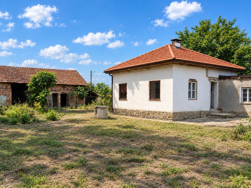 Продава КЪЩА, област Велико Търново, с. Ресен • 75000 € • 38373515 1 — Holmes.bg Продава КЪЩА, област Велико Търново, с. Ресен • 75000 € • 38373515 1