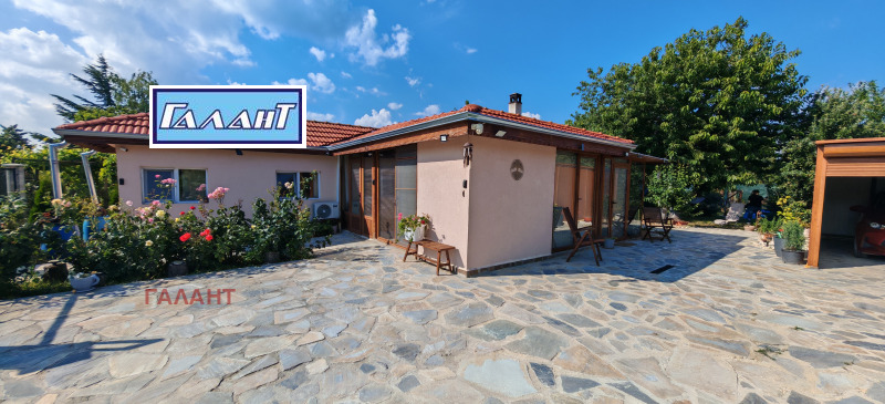 Продава КЪЩА, град Варна, м-т Перчемлията • 135000 € / 264037.05 лв. • 45011642 1 — Holmes.bg Продава КЪЩА, град Варна, м-т Перчемлията • 135000 € / 264037.05 лв. • 45011642 1