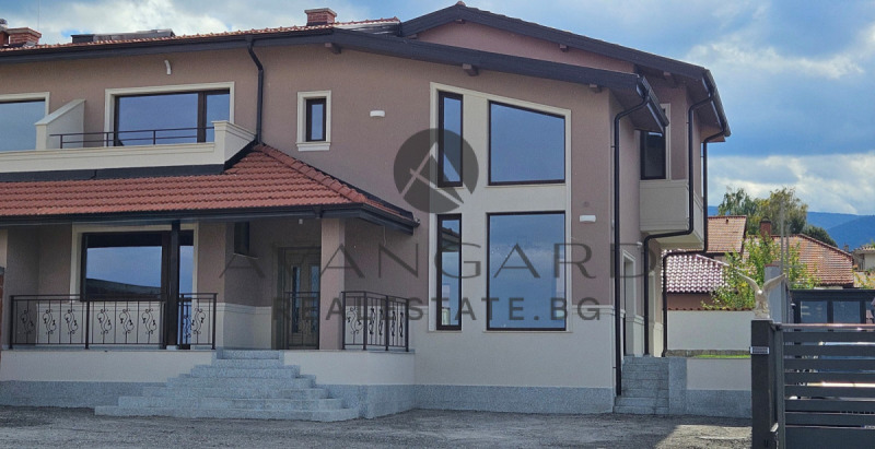 Продава КЪЩА, област Пловдив, с. Белащица • 632499 € / 1237060.52 лв. • 78905084 1 — Holmes.bg Продава КЪЩА, област Пловдив, с. Белащица • 632499 € / 1237060.52 лв. • 78905084 1