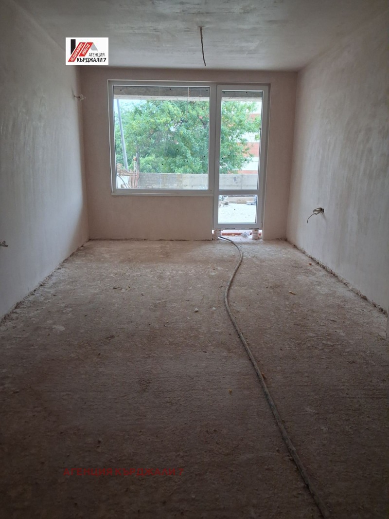 Продава 3-СТАЕН, град Кърджали, Център • 130000 € • 54231899 1 — Holmes.bg Продава 3-СТАЕН, град Кърджали, Център • 130000 € • 54231899 1