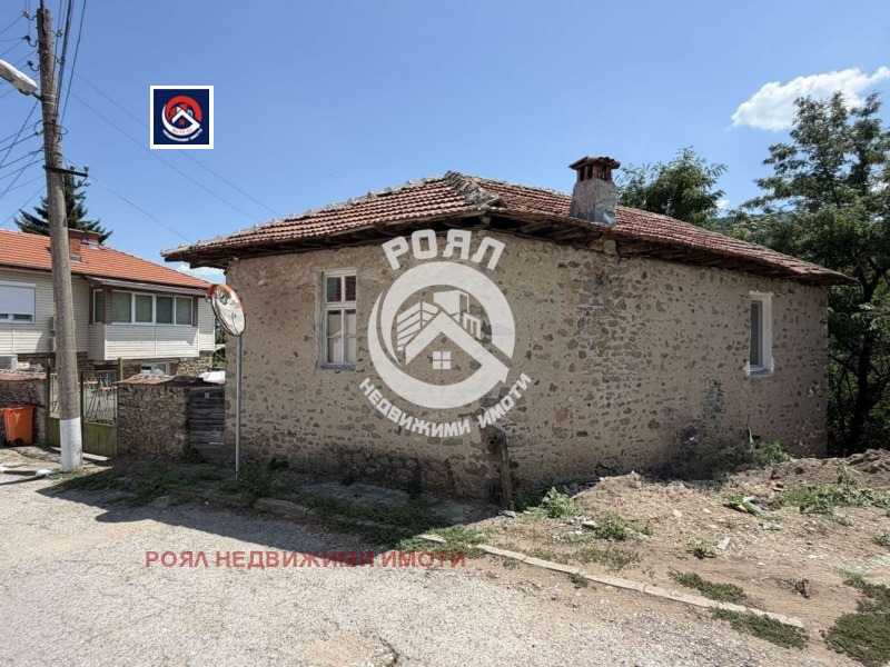 Продава КЪЩА, област Пловдив, с. Тополово • 54800 € • 23798909 1 — Holmes.bg Продава КЪЩА, област Пловдив, с. Тополово • 54800 € • 23798909 1