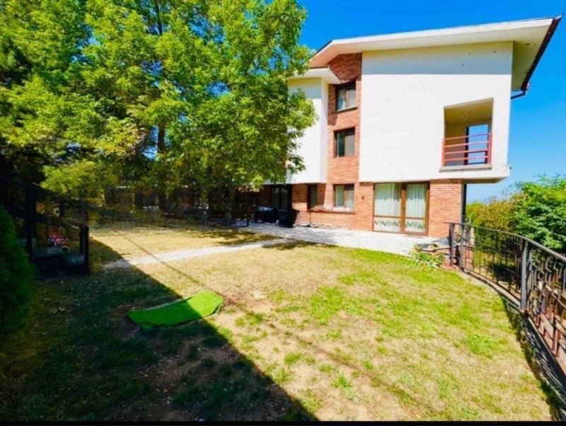 Продава КЪЩА, град София, Бояна • 570000 € / 1114823.10 лв. • 23831919 1 — Holmes.bg Продава КЪЩА, град София, Бояна • 570000 € / 1114823.10 лв. • 23831919 1