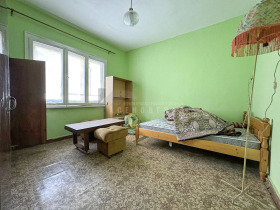 Продажба на етажи от къща в област Пловдив - изображение 14 
