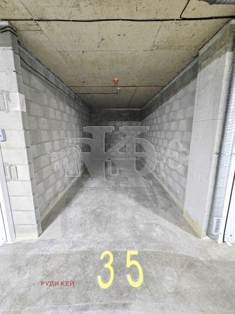 Продава ГАРАЖ, ПАРКОМЯСТО, град Варна, Кайсиева градина • 18000 € • 62987172 1 — Holmes.bg Продава ГАРАЖ, ПАРКОМЯСТО, град Варна, Кайсиева градина • 18000 € • 62987172 1