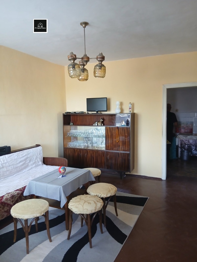 Продава КЪЩА, град София, гр. Нови Искър • 232500 € / 454730.47 лв. • 44081196 1 — Holmes.bg Продава КЪЩА, град София, гр. Нови Искър • 232500 € / 454730.47 лв. • 44081196 1