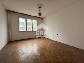 4-СТАЕН, 122 m2 - Holmes.bg 4-СТАЕН, 122 m2