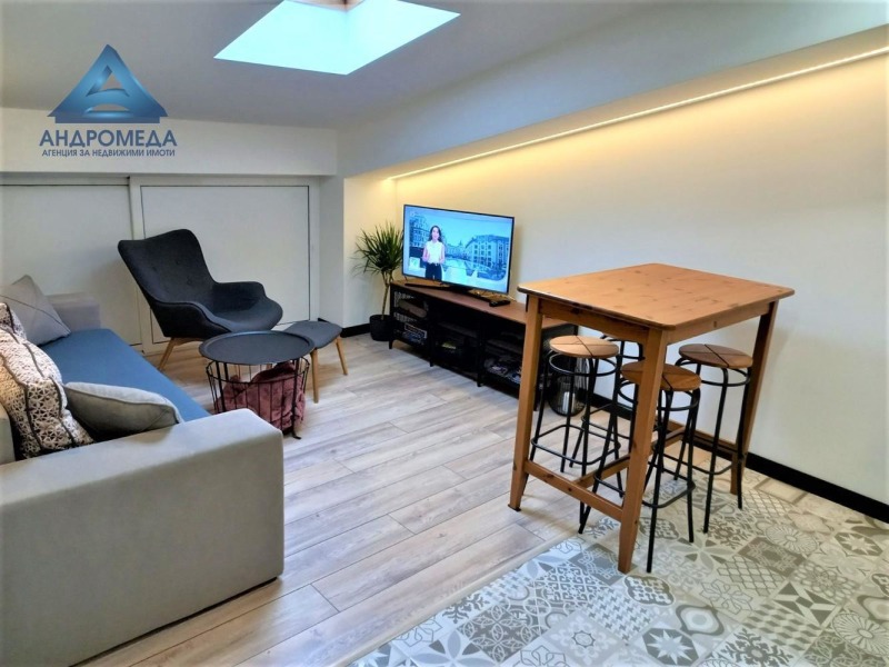 Продава 3-СТАЕН, гр. Плевен, Широк център