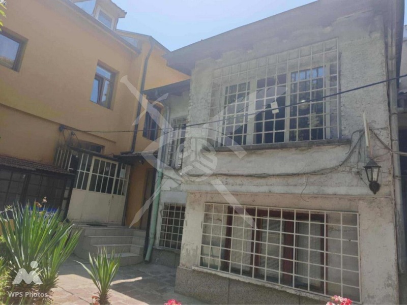 Продава КЪЩА, град София, Център • 300000 € / 586749.00 лв. • 79148277 1 — Holmes.bg Продава КЪЩА, град София, Център • 300000 € / 586749.00 лв. • 79148277 1