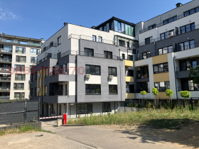 Продава 4-стаен, град София