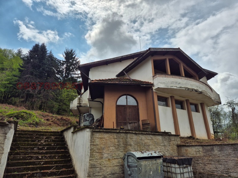 Продава ВИЛА, област София, гр. Ботевград • 270000 € / 528074.10 лв. • 26332184 1 — Holmes.bg Продава ВИЛА, област София, гр. Ботевград • 270000 € / 528074.10 лв. • 26332184 1