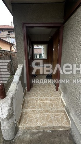 Обява Продава ЕТАЖ ОТ КЪЩА,град София, Левски
