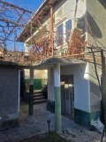 Продава КЪЩА, област Търговище, гр. Опака • 38500 € / 75299.46 лв. • 39605664 5 — Holmes.bg Продава КЪЩА, област Търговище, гр. Опака • 38500 € / 75299.46 лв. • 39605664 5
