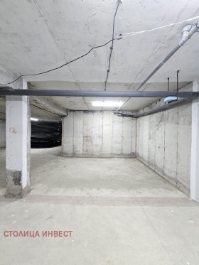 Обява Продава ПАРКОМЯСТО,град Русе, Център