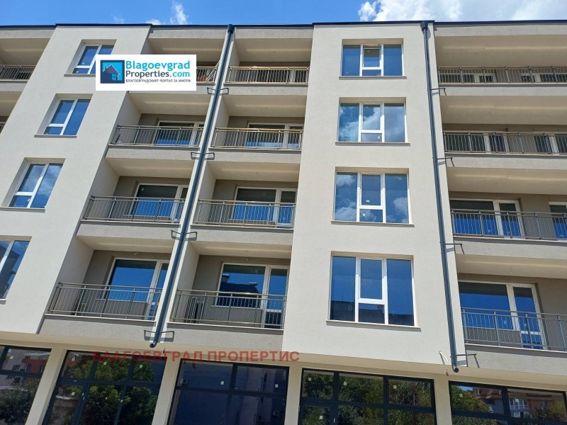 Продава 3-СТАЕН, град Благоевград, Еленово 1 • 90200 € • 57723701 1 — Holmes.bg Продава 3-СТАЕН, град Благоевград, Еленово 1 • 90200 € • 57723701 1