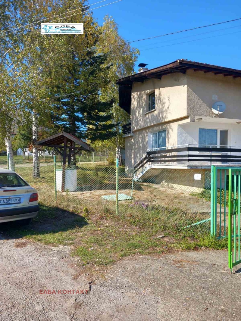 Продава КЪЩА, област Перник, с. Ребро • 115000 € / 224920.45 лв. • 33514890 1 — Holmes.bg Продава КЪЩА, област Перник, с. Ребро • 115000 € / 224920.45 лв. • 33514890 1