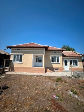 Продава Къща, с. Полски Сеновец