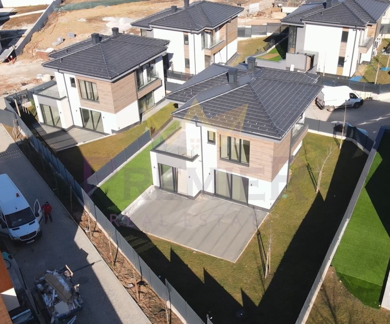Продава КЪЩА, град София, Драгалевци • 929900 € / 1818726.32 лв. • 91984854 1 — Holmes.bg Продава КЪЩА, град София, Драгалевци • 929900 € / 1818726.32 лв. • 91984854 1