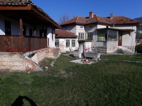 Продава Къща, с. Острица