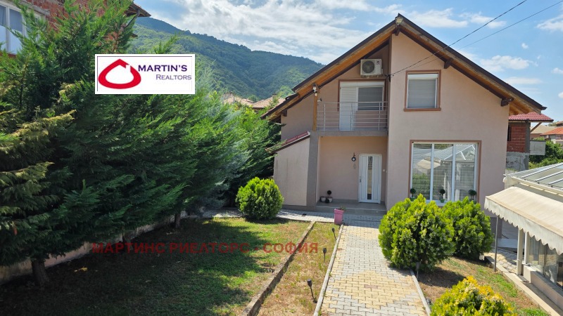 Продава КЪЩА, област Благоевград, с. Коларово • 209000 € • 46338038 1 — Holmes.bg Продава КЪЩА, област Благоевград, с. Коларово • 209000 € • 46338038 1