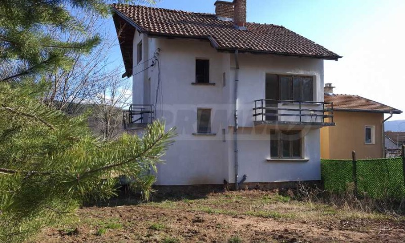 Продава КЪЩА, област София, гр. Годеч • 130000 € / 254257.90 лв. • 33697008 1 — Holmes.bg Продава КЪЩА, област София, гр. Годеч • 130000 € / 254257.90 лв. • 33697008 1