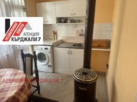 Продава 2-стаен, град Кърджали