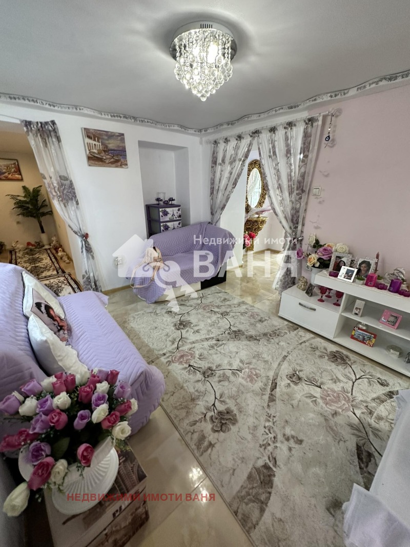 Продава  Етаж от къща, област Пловдив, гр. Карлово •  123 000 EUR • ID 68296147 — holmes.bg - [1] 