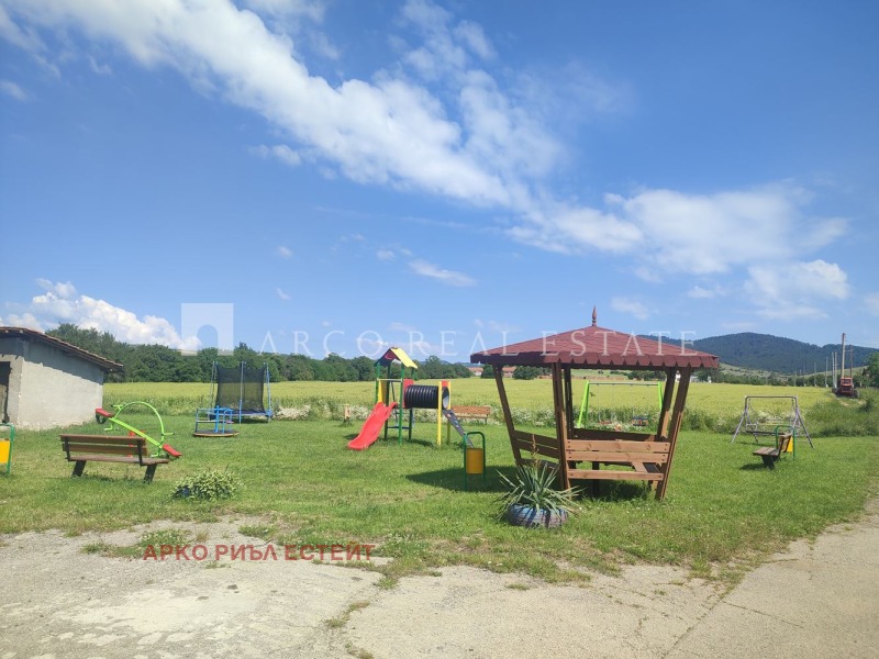 Продава КЪЩА, област Перник, гр. Брезник • 89000 € / 174068.87 лв. • 95092779 1 — Holmes.bg Продава КЪЩА, област Перник, гр. Брезник • 89000 € / 174068.87 лв. • 95092779 1