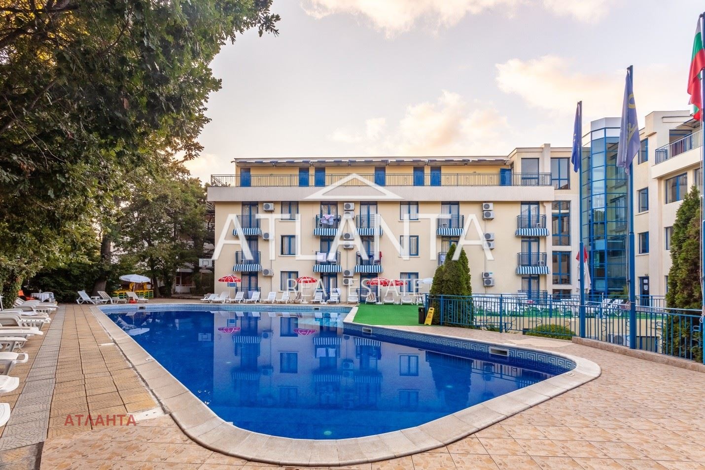 Продава Хотел град Варна , к.к. Златни пясъци , 4500 кв.м | 65810060 — Imoti.com Продава Хотел град Варна , к.к. Златни пясъци , 4500 кв.м | 65810060