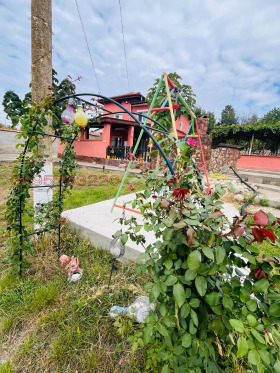 Обява Продава КЪЩА,с. Божурица, област Плевен