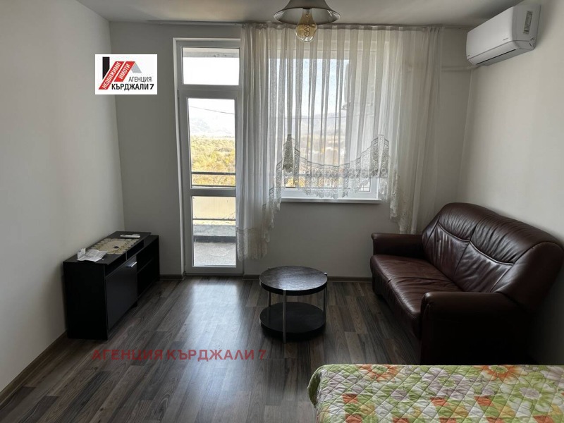 Продава 2-СТАЕН, град Кърджали, Веселчане • 62000 € / 121261.46 лв. • 43967344 1 — Holmes.bg Продава 2-СТАЕН, град Кърджали, Веселчане • 62000 € / 121261.46 лв. • 43967344 1