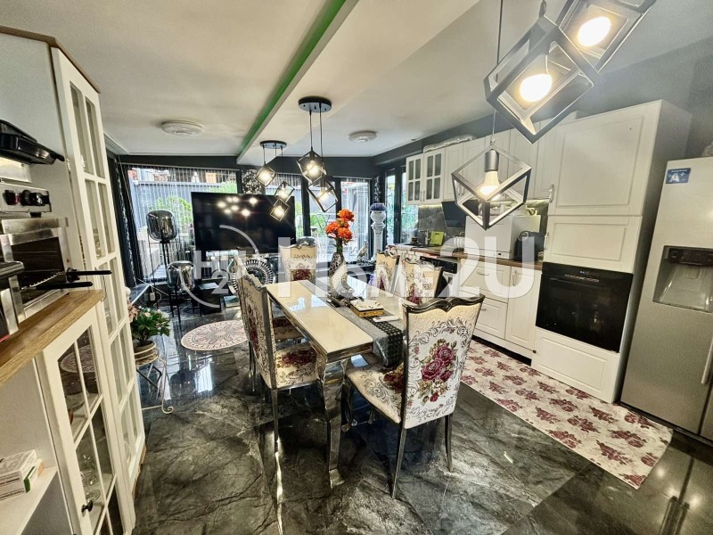 Продава КЪЩА, град София, Факултета • 260000 € • 39384458 1 — Holmes.bg Продава КЪЩА, град София, Факултета • 260000 € • 39384458 1