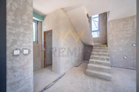 Обява Продава КЪЩА,град Варна, м-т Горна Трака>