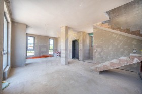 Обява Продава КЪЩА,град Варна, м-т Горна Трака