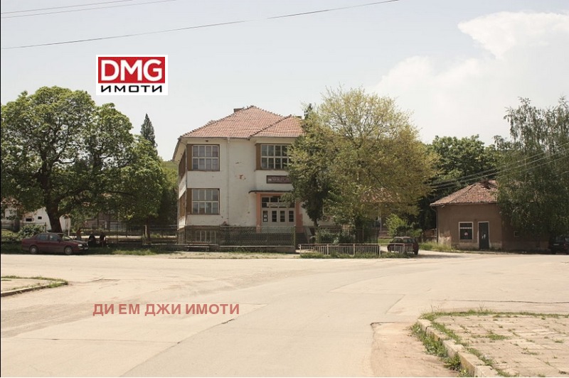 Продава  Къща, област Перник, с. Гълъбник • 59 000 EUR • ID 12066767 — holmes.bg - [1] 