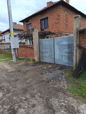 Обява Продава КЪЩА,с. Радуил, област София