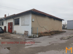 Продажба на складове в област Габрово - изображение 1 