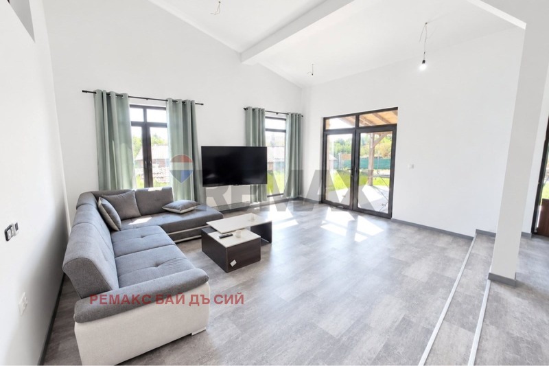 Продава КЪЩА, област Варна, с. Изгрев • 290000 € • 52346494 1 — Holmes.bg Продава КЪЩА, област Варна, с. Изгрев • 290000 € • 52346494 1
