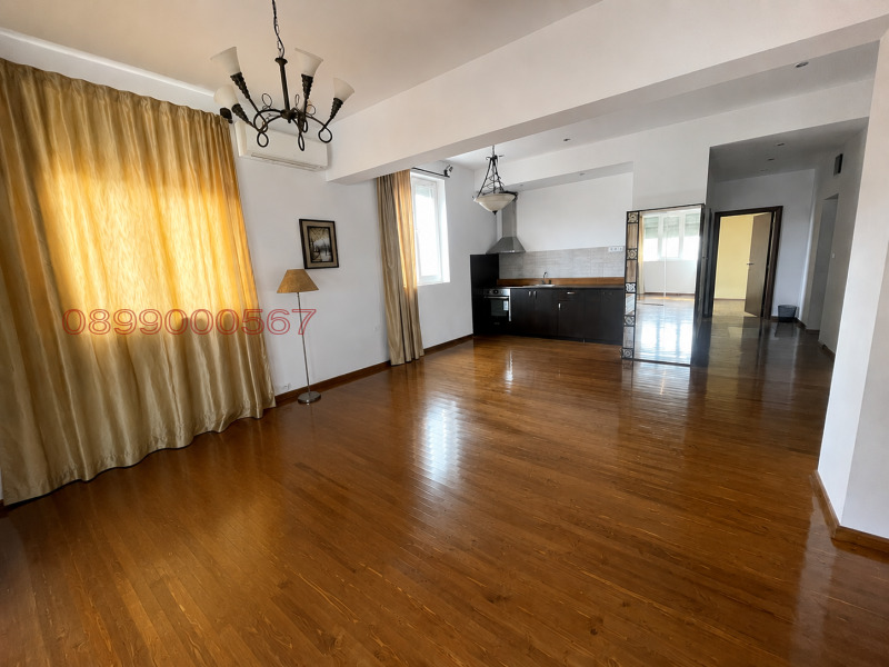 Продава 4-СТАЕН, град Шумен, Добруджански • 179000 € / 350093.57 лв. • 19242353 1 — Holmes.bg Продава 4-СТАЕН, град Шумен, Добруджански • 179000 € / 350093.57 лв. • 19242353 1