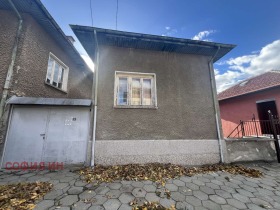 КЪЩА, 70 m2 - Holmes.bg КЪЩА, 70 m2