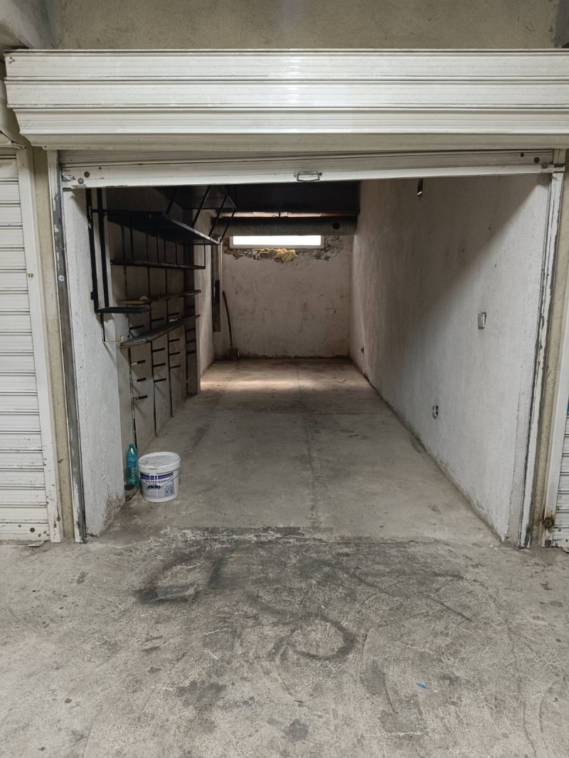 Продава ГАРАЖ, ПАРКОМЯСТО, град Варна, Левски 1 • 37000 € • 78664172 1 — Holmes.bg Продава ГАРАЖ, ПАРКОМЯСТО, град Варна, Левски 1 • 37000 € • 78664172 1