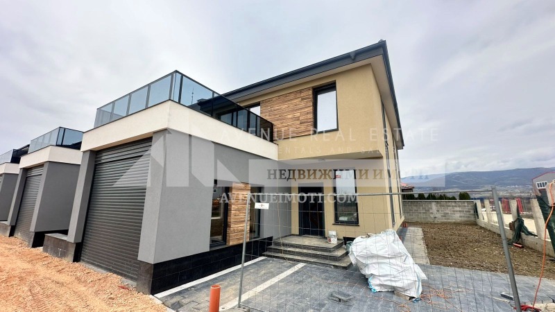 Продава КЪЩА, град Пловдив, Беломорски • 336600 € / 658332.38 лв. • 93917026 1 — Holmes.bg Продава КЪЩА, град Пловдив, Беломорски • 336600 € / 658332.38 лв. • 93917026 1