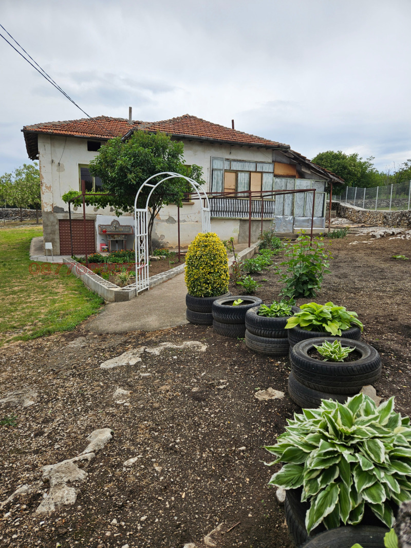 Продава КЪЩА, област Враца, с. Чирен • 40000 € / 78233.20 лв. • 32292126 1 — Holmes.bg Продава КЪЩА, област Враца, с. Чирен • 40000 € / 78233.20 лв. • 32292126 1