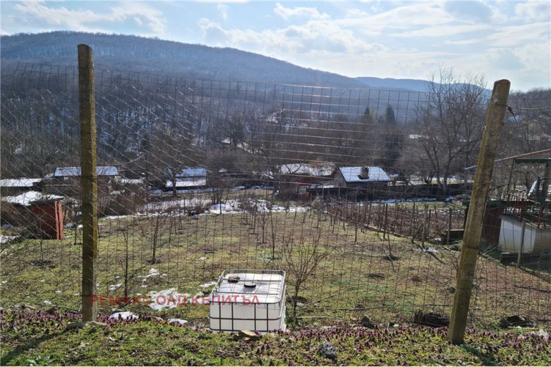 Продава  Парцел област Велико Търново , с. Малки чифлик , 550 кв.м | 63198140 - изображение [3]