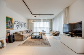 4-СТАЕН, 180 m2 - Holmes.bg 4-СТАЕН, 180 m2