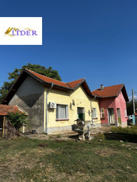 Продажба на имоти в с. Горна Митрополия, област Плевен - изображение 8 